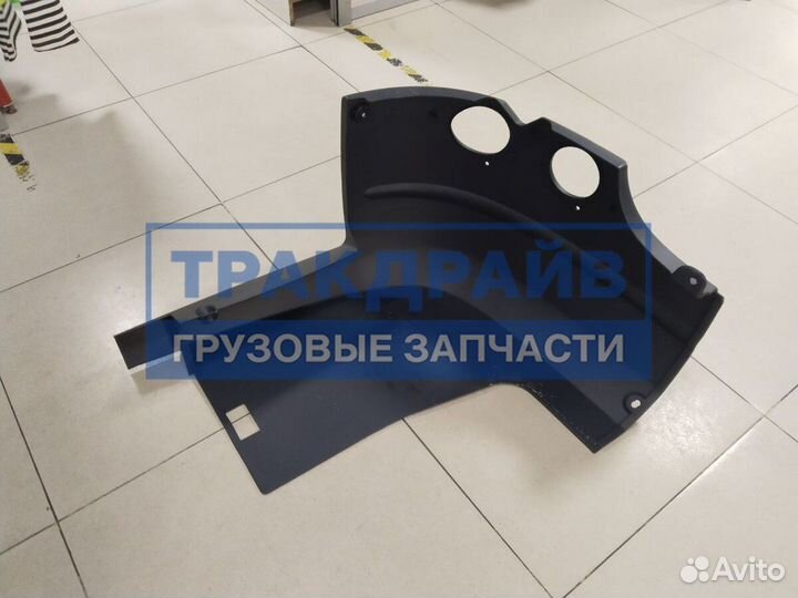 Накладка переднего бампера левая Scania 5 серии