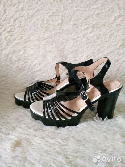 Босоножки женские 39 размер