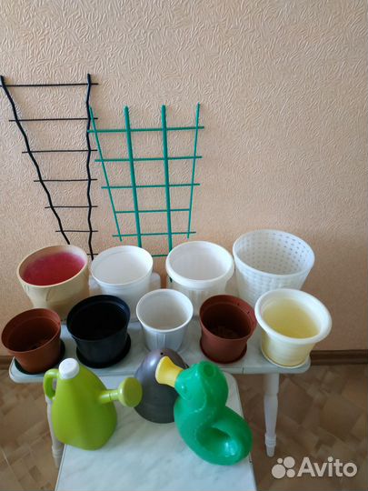 Горшки, лесенки, лейки