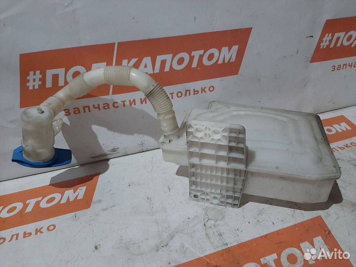 Бачок омывателя передний Volkswagen Golf 6 2008