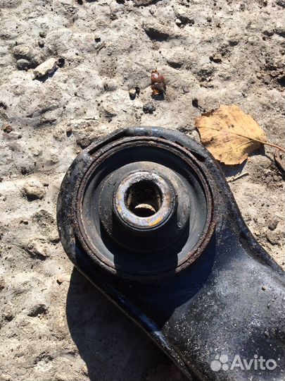 Рычаг передний Mitsubishi lancer 9