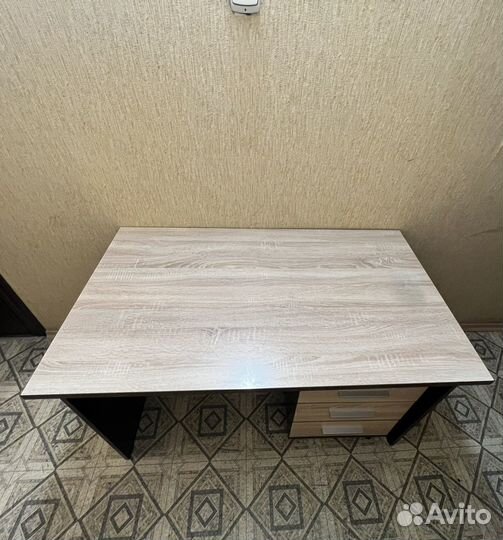 Стол письменный,компьютерный