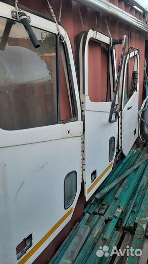 Продам двери фредлайнер