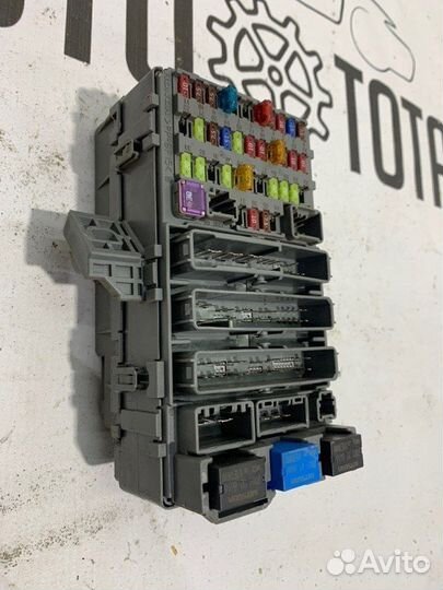 Блок предохранителя салонный Honda Civic 4D R18A2