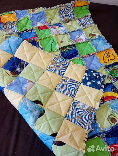 Новое детское стёганое одеяло пэчворк