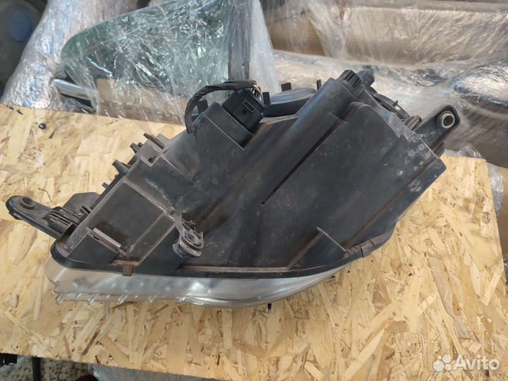 Правая фара Vw Passat CC