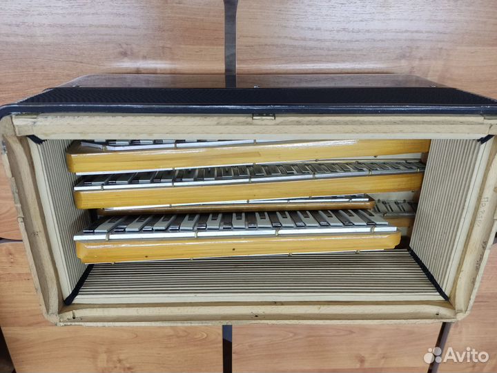 Баян Юпитер