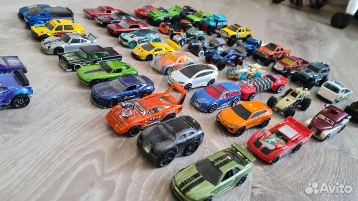 Hot wheels машинки