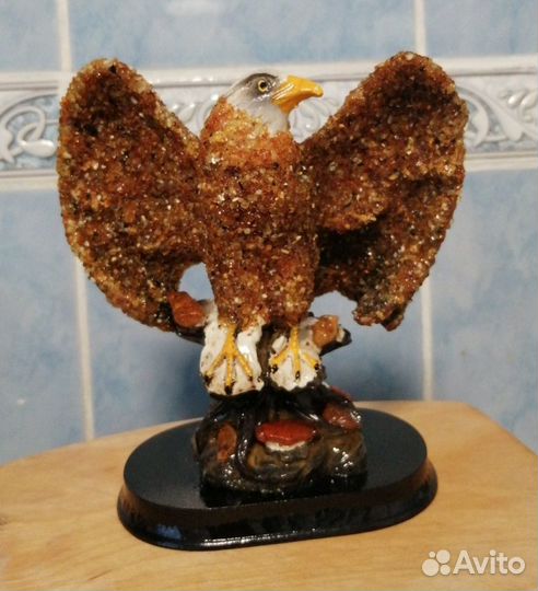 Статуэтка Орёл в натуральном янтаре.Ручная работа