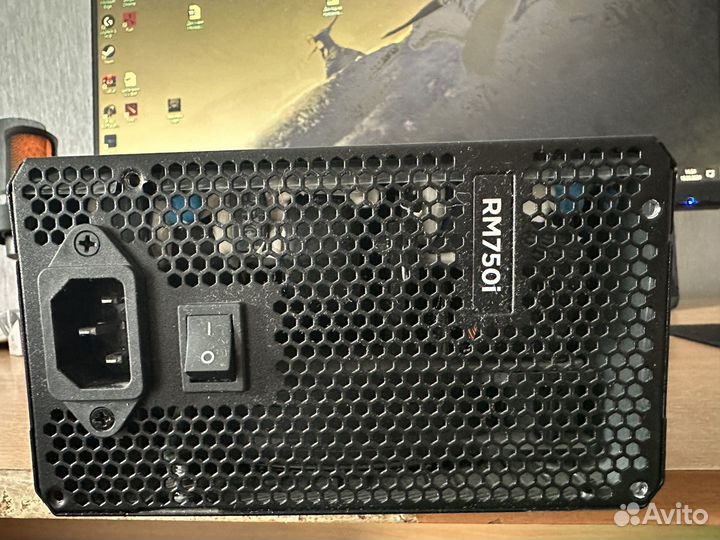 Блок питания Corsair RM750i Gold