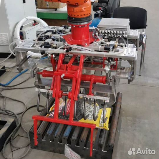 Клещевой захват Км13Су-50-4-100-5-31