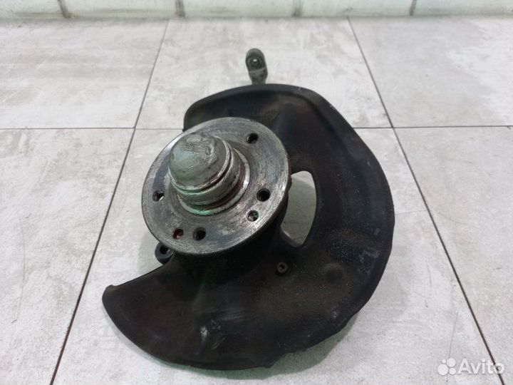 Кулак передний левый Mercedes E320 S210 112.941