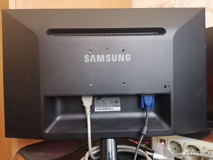 Монитор samsung p2250N