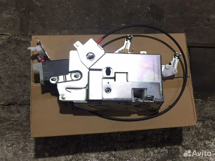 Замок сдвижной двери Ford Transit