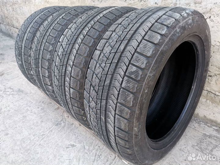 Bridgestone Blizzak VRX 245/50 R18