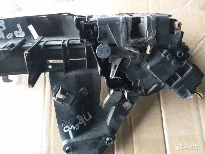 Замок правый Ford Focus 2 6контактов