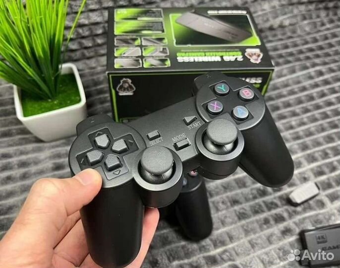 Игровая приставка Mini M8 64 гб 10000 игр