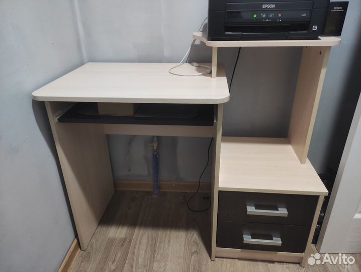 Компьютерный стол