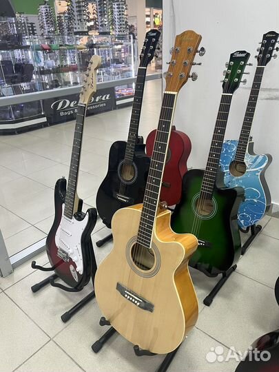 Акустическая гитара новая