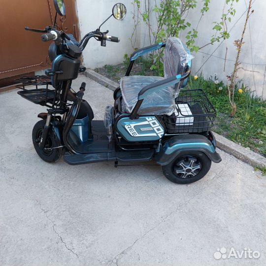 Электроскутер 3х колёсный