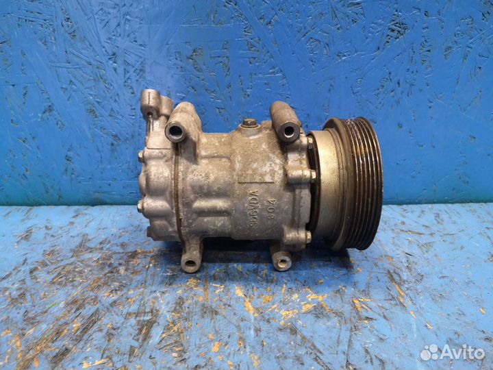 Компрессор кондиционера Renault Clio 3 8200953359