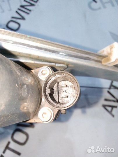 Стеклоподъемник передний правый Лада Ларгус