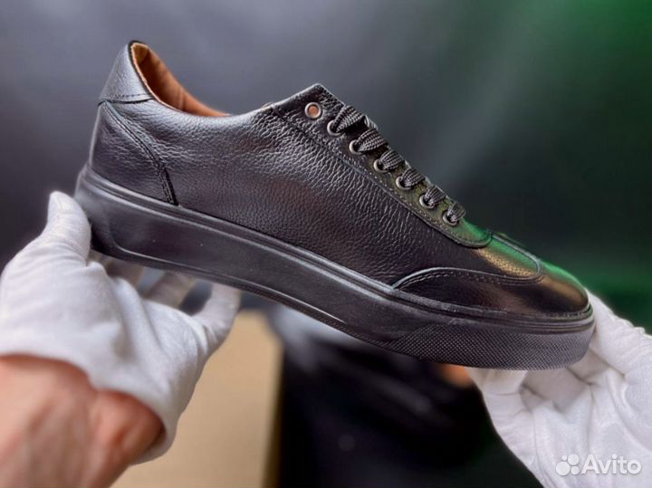 Кроссовки Armani современные