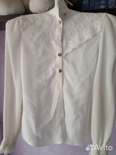 Блузка белая