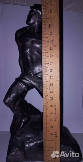 Статуэтка Муса Джалиль