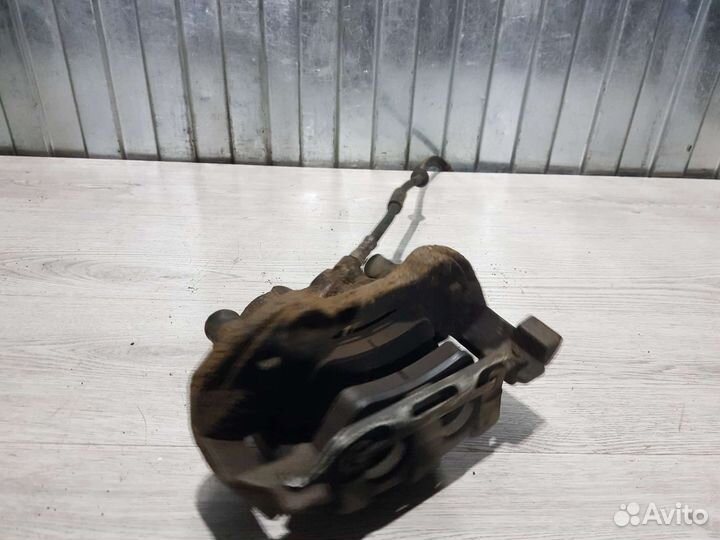 Суппорт передний левый Mercedes-Benz M-class W164