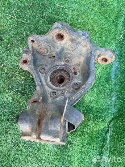 Кулак поворотный передний правый Bmw X1 E84 2012