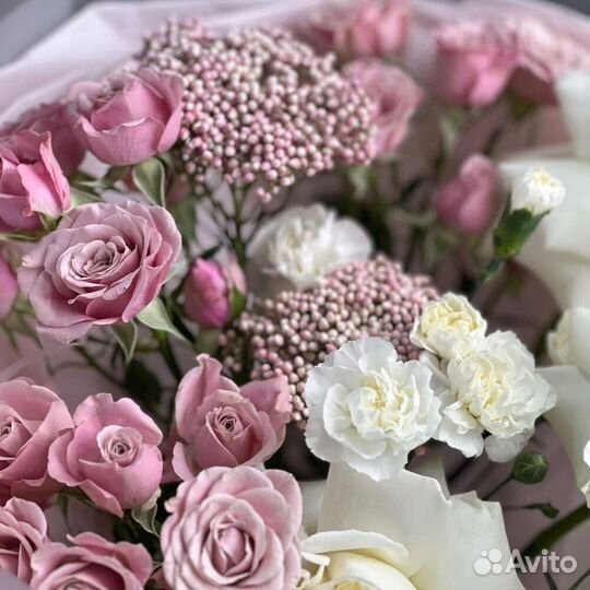 Авторский стильный букет с розами