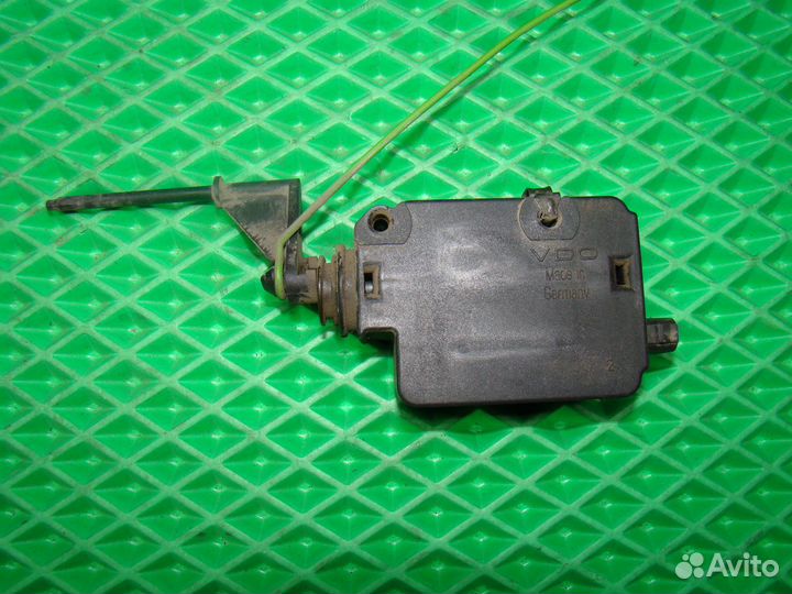 Активатор лючка бензобака BMW 7 E65 бмв 7 Е65 Е66