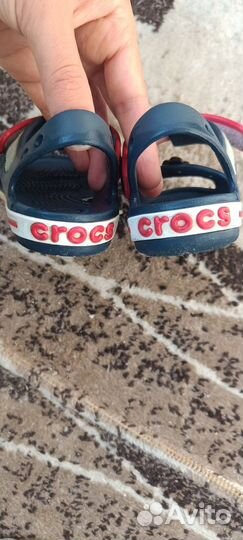 Сандалии crocs