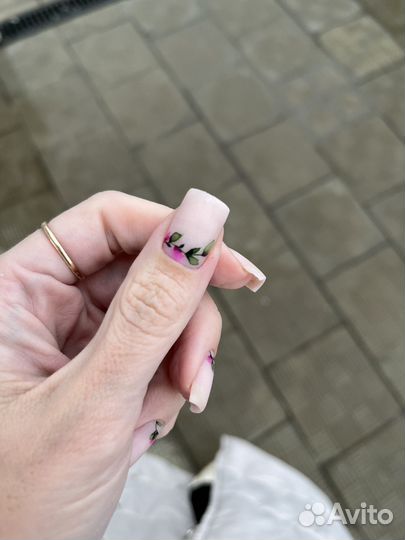 Маникюр и педикюр