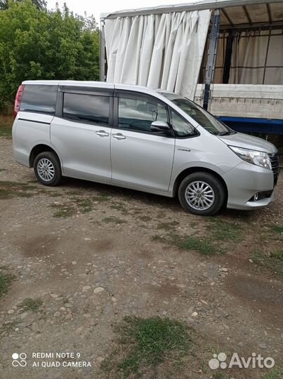 Toyota Noah 1.8 CVT, 2015, 120 500 км