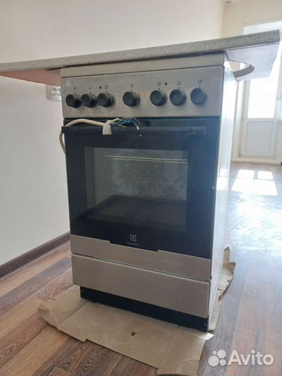 Плита электрическая стеклокерамика electrolux