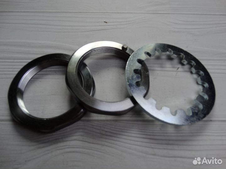 Гайка ступицы задней для А/М газ-3307,53,паз (3шт)