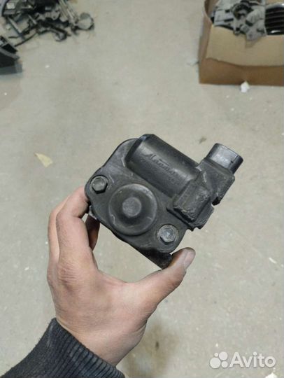 Дроссельная заслонка Toyota Ленд Крузер diesel