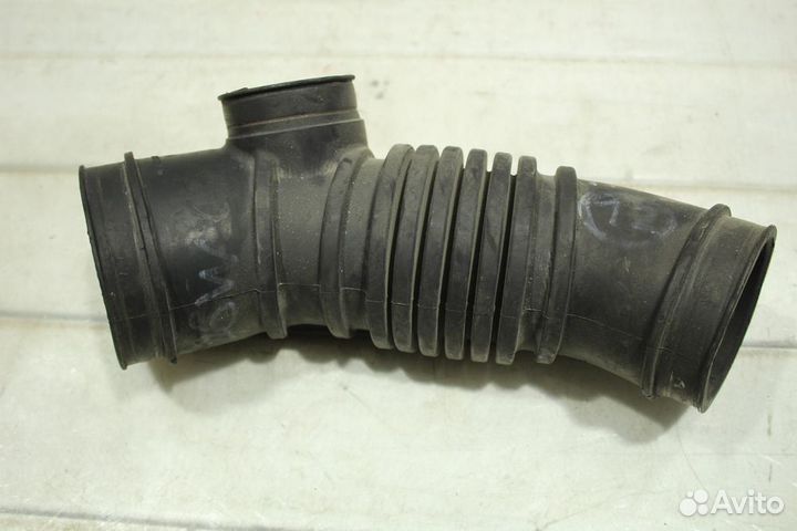 Гофра воздушного фильтра mitsubishi pajero IO / H76W / 4G93