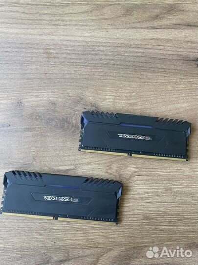 Оперативная память ddr4 16gb Corsair Vengeance RGB
