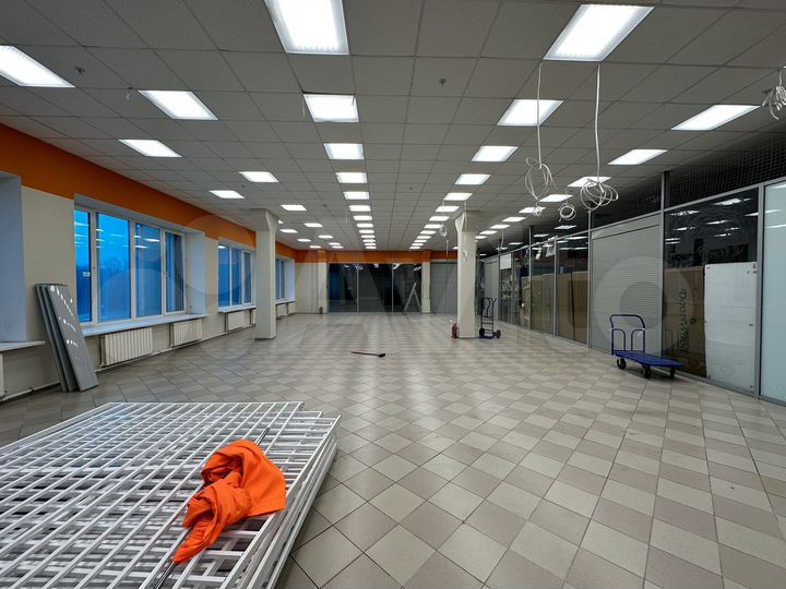 Торговая площадь в ТЦ Меридиан 349 м²