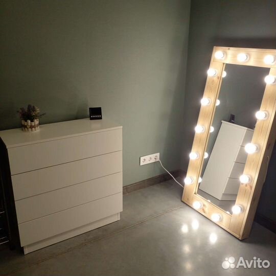 Гримерное зеркало с лампочками бу