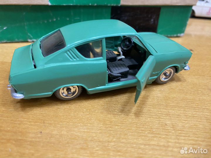 Модель авто 1:43 Опель кадет А15 пластик СССР