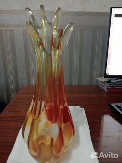 Ваза интерьерная цветное стекло СССР гутная техник