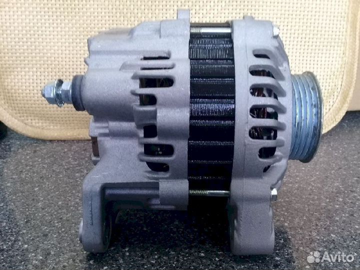 Генератор не оригинал Новый Nissan 13473