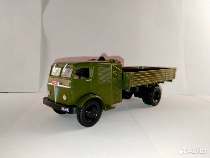 Модель 1/43 нами-012