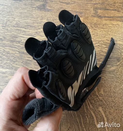 Размер М перчатки K2 для роликов