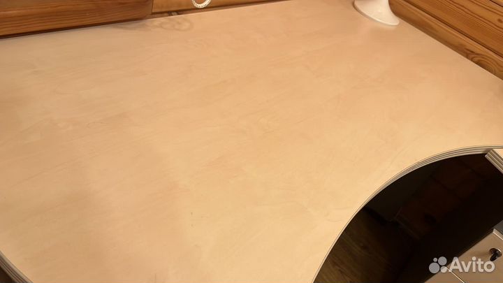 Угловой письменный стол дэфо