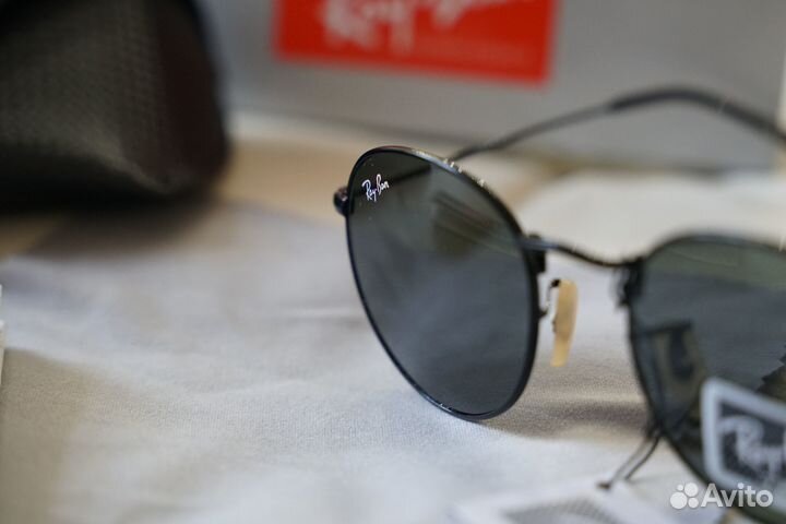 Солнцезащитные очки Ray Ban
